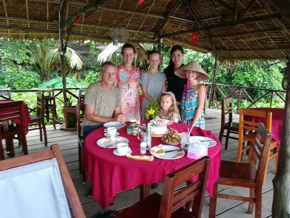 Happy Family Guesthouse Vinh Long Exterior photo